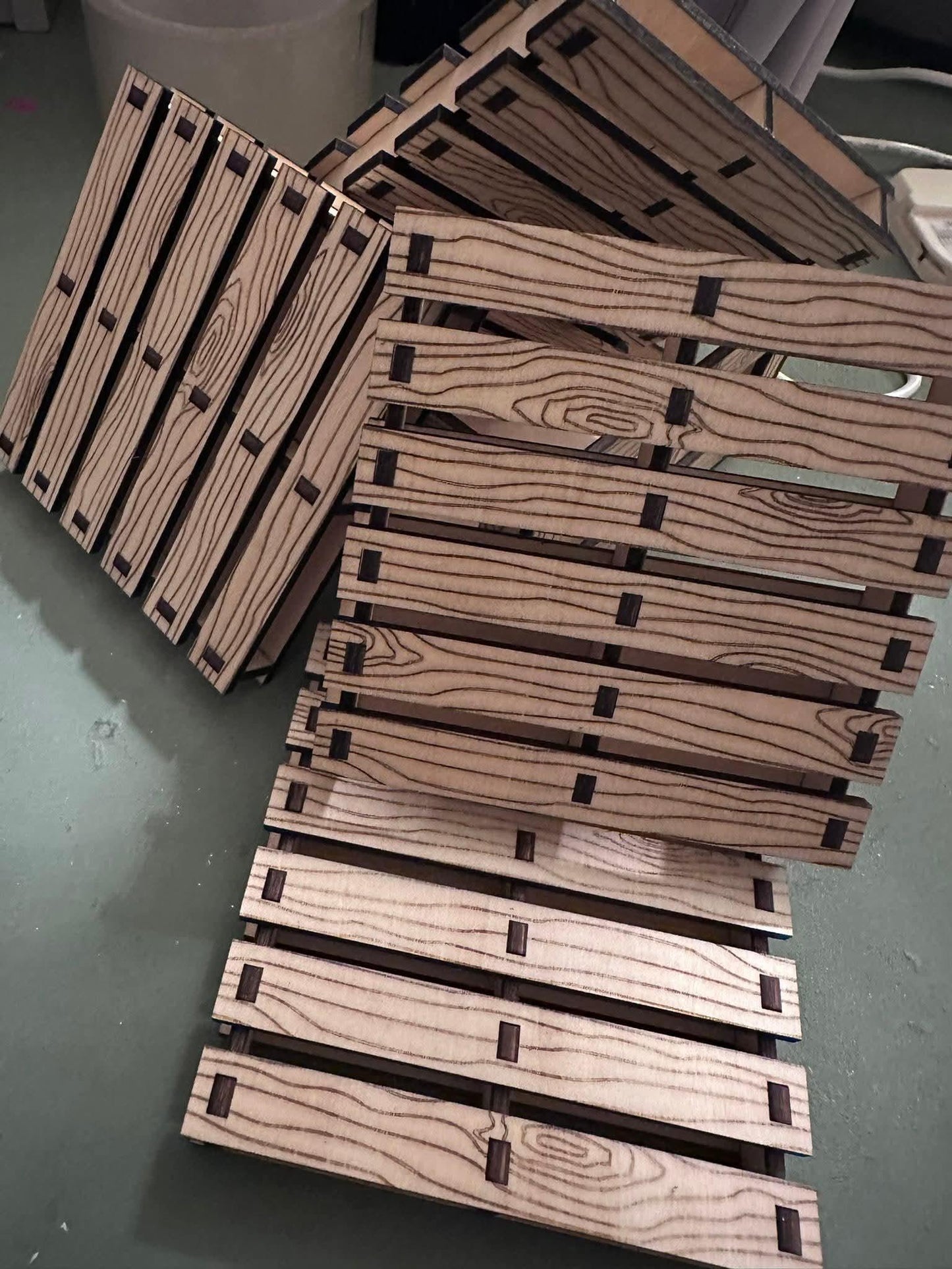 Wooden mini pallet coasters set of 4 in holder